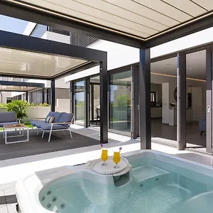  Appartement Shell Luxury Residences With Pool And Whirlpool